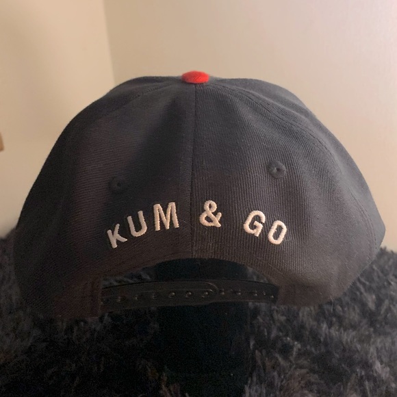 Kum&Go red/black flat brim - Picture 2 of 6